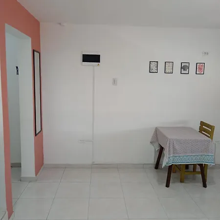 Apartamento Cozzy Inside Walled & Historic Center *